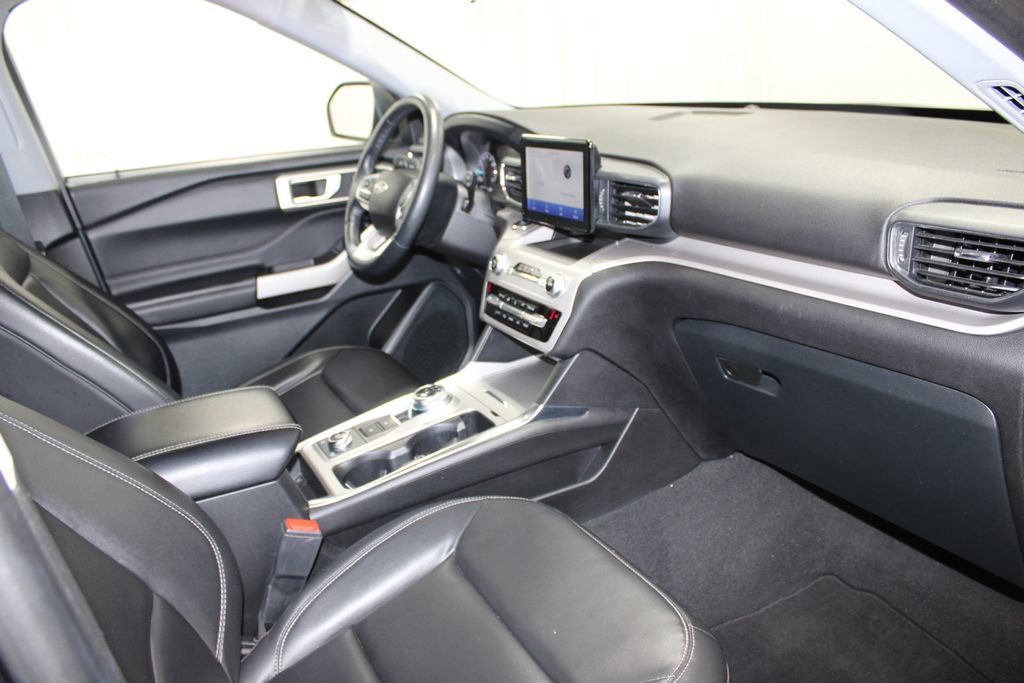 Used 2023 Ford Explorer XLT w/ Equipment Group 202A image 26