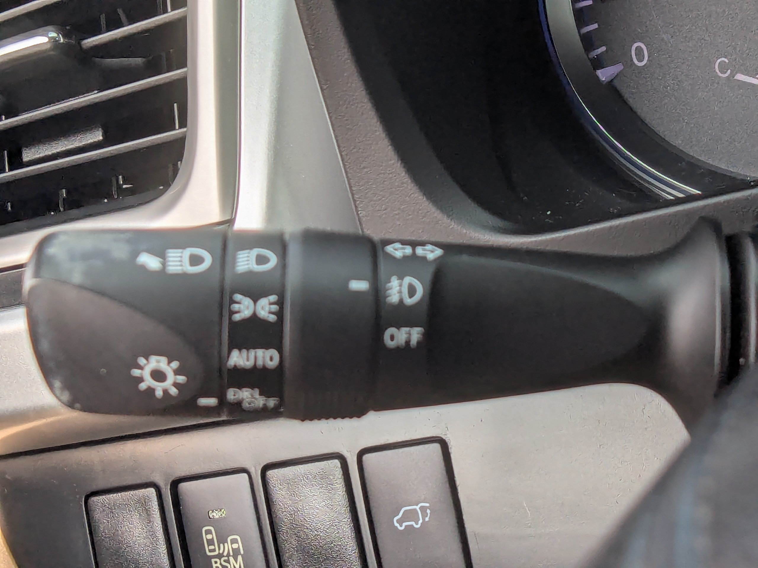 Used 2014 Toyota Highlander Limited AWD/4WD image 32