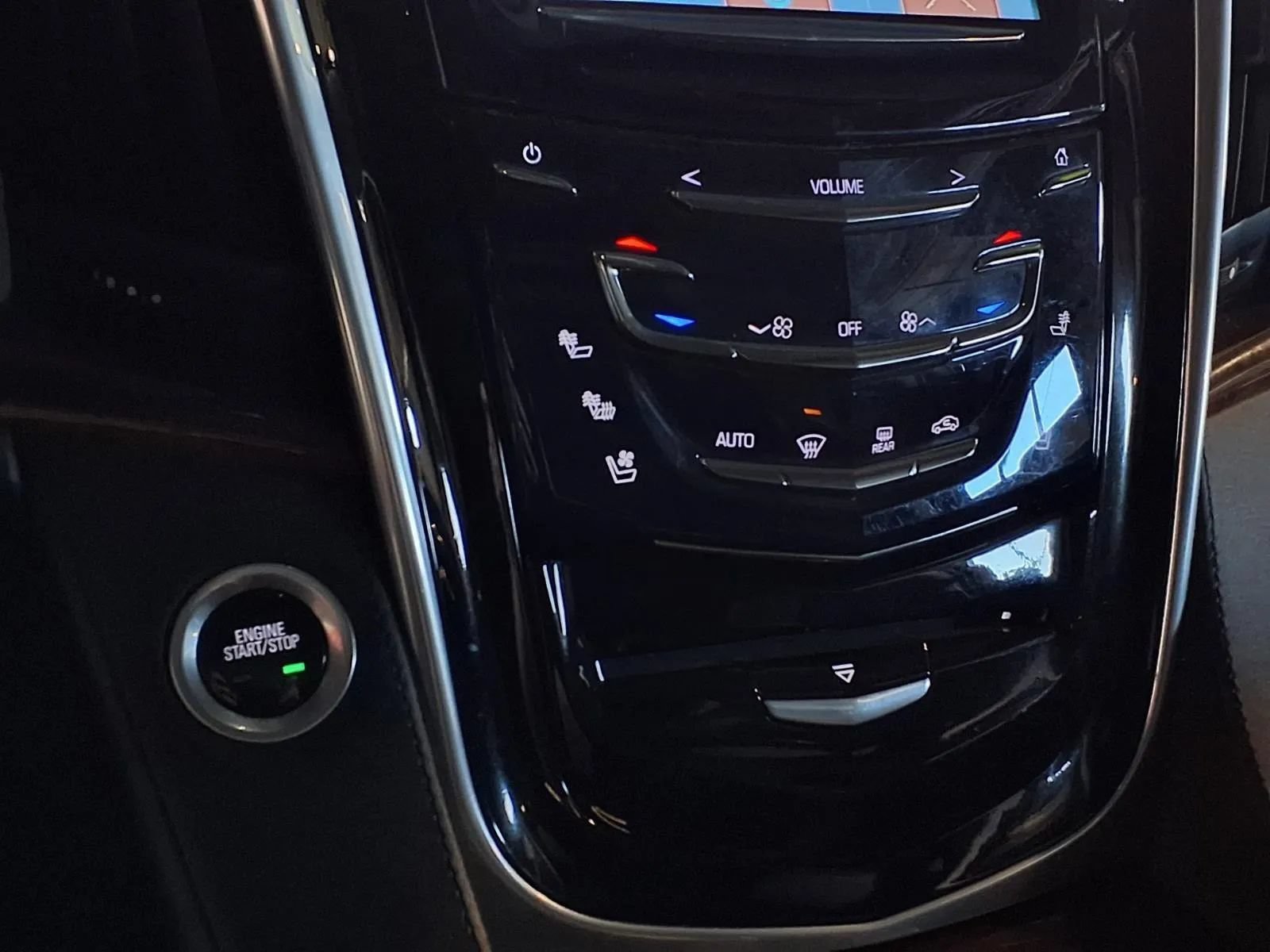Used 2020 Cadillac Escalade Luxury AWD/4WD image 26