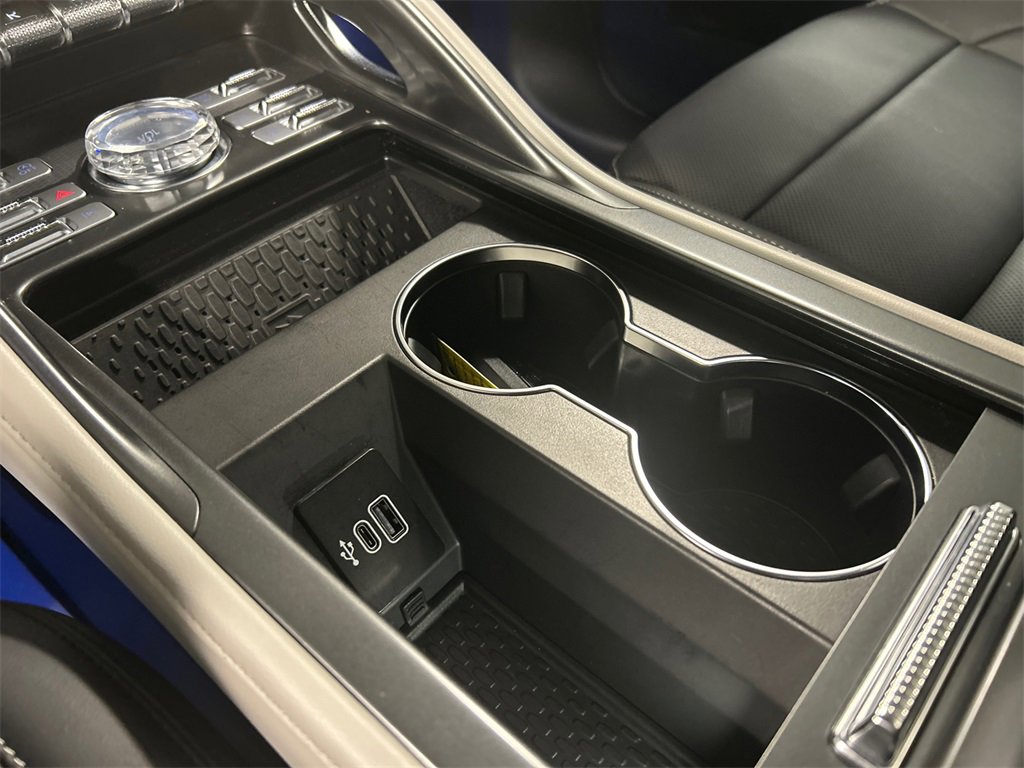 Used 2025 Lincoln Nautilus Premier w/ Equipment Group 102A image 18