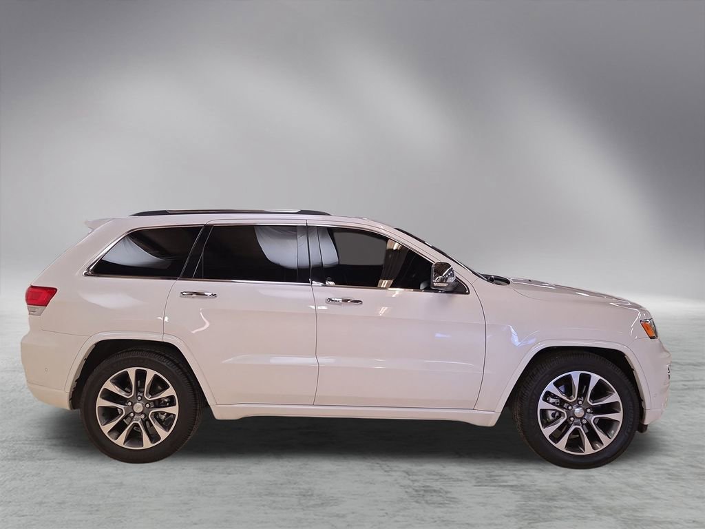 Used 2017 Jeep Grand Cherokee Overland w/ Jeep Active Safety Group image 4