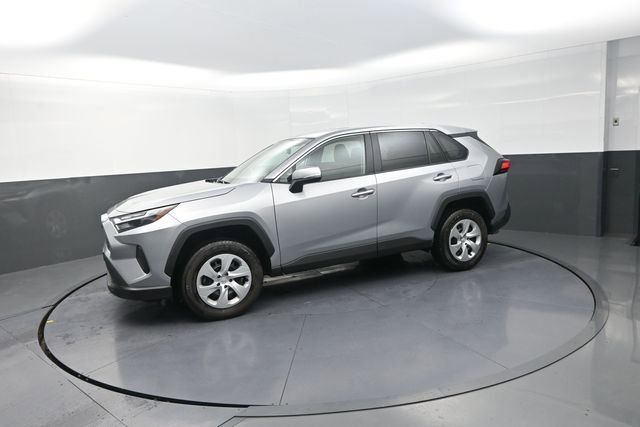 Used 2025 Toyota RAV4 LE AWD/4WD image 34