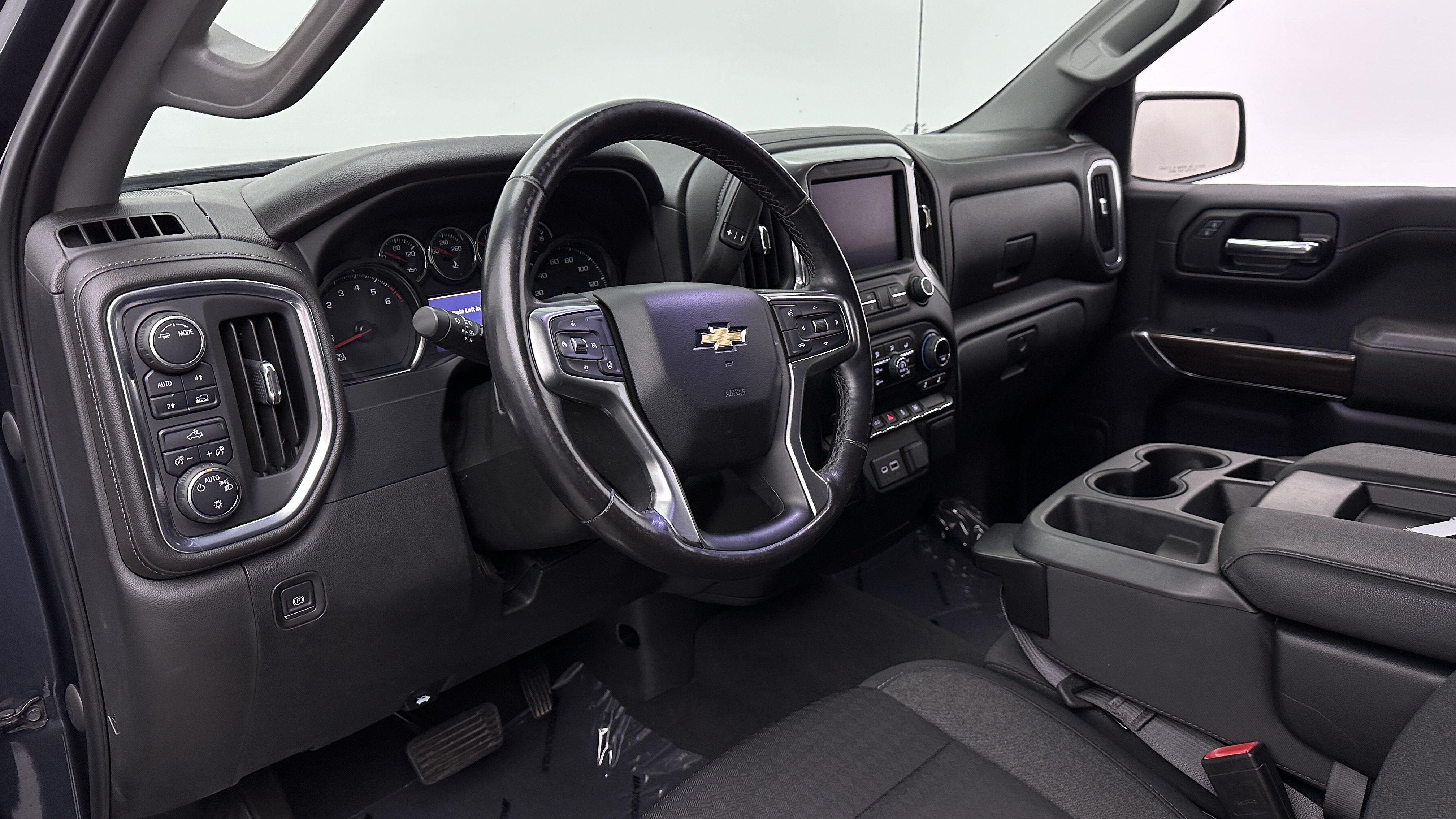 Used 2022 Chevrolet Silverado 1500 LT AWD/4WD image 8