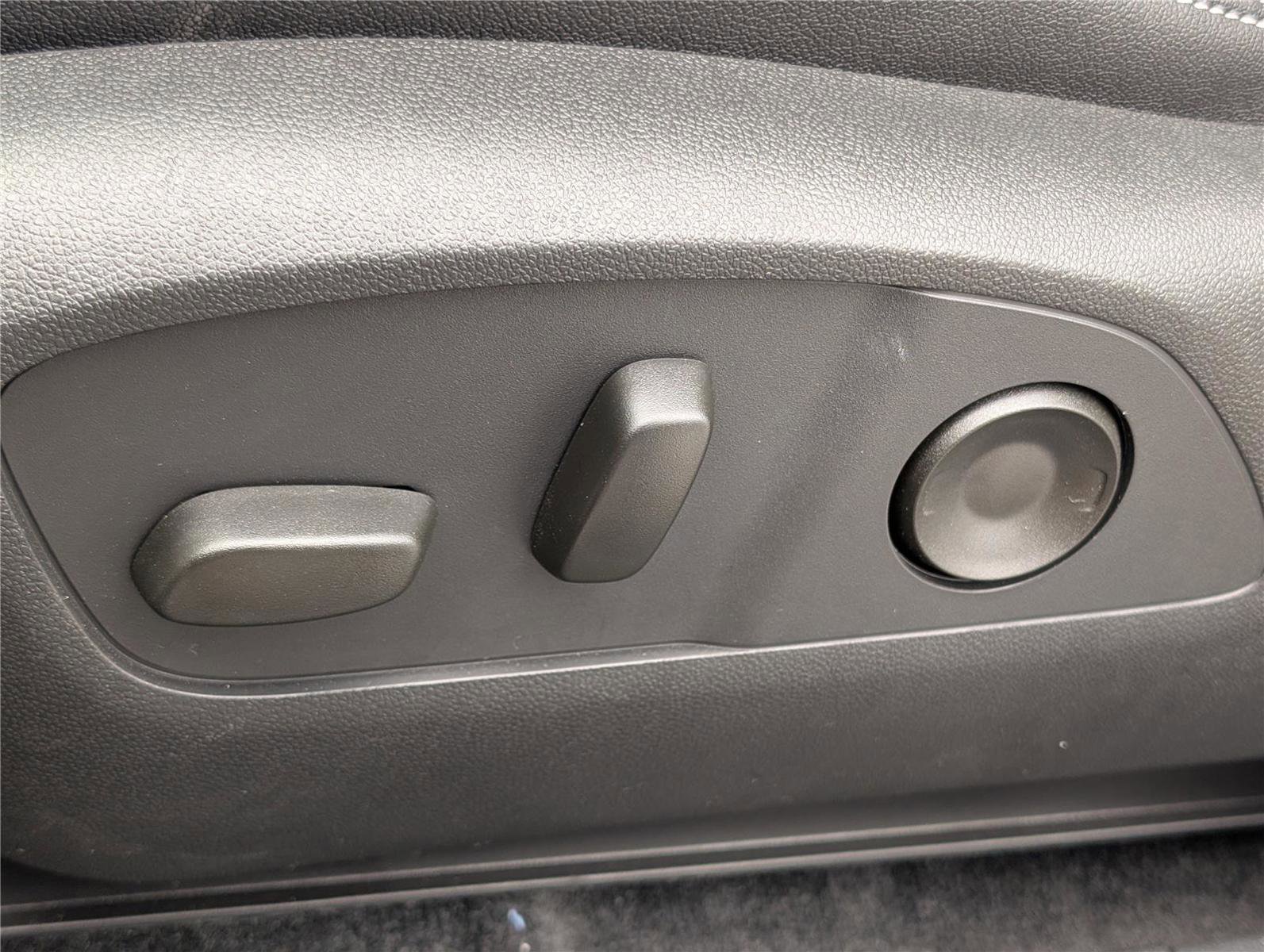 New 2026 Chevrolet Blazer EV LT image 15