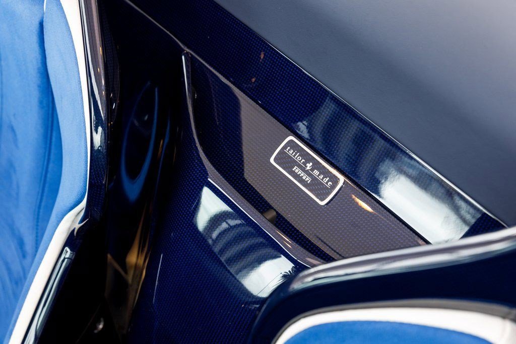 Used 2022 Ferrari SF90 Spider image 21