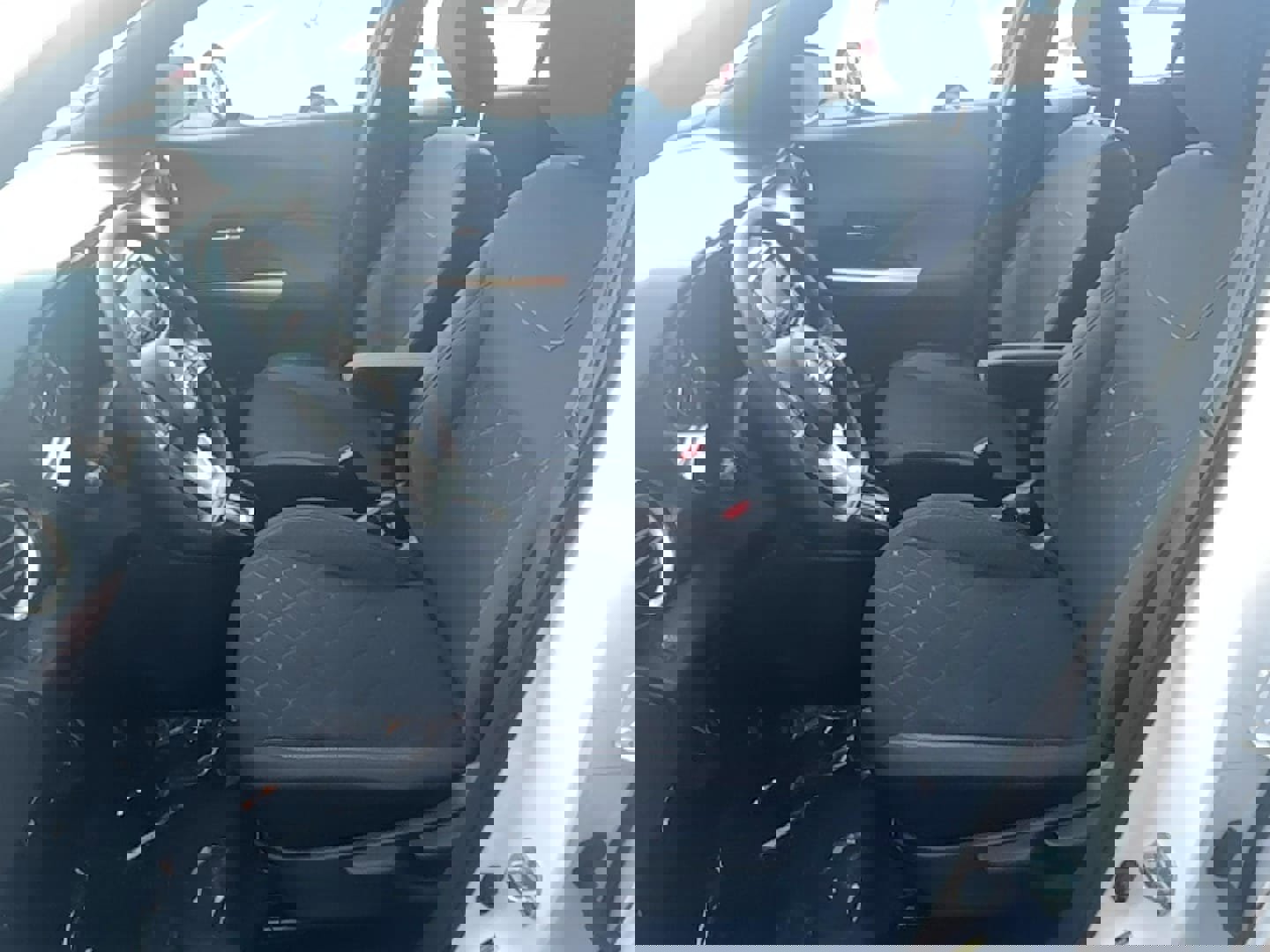 Used 2018 Nissan Kicks SV image 6