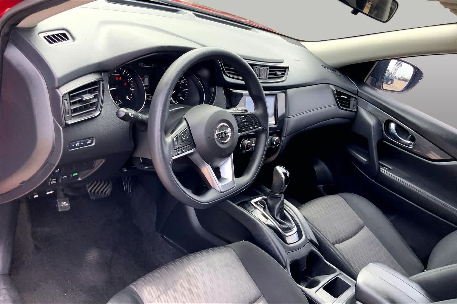 Used 2017 Nissan Rogue S AWD/4WD image 18