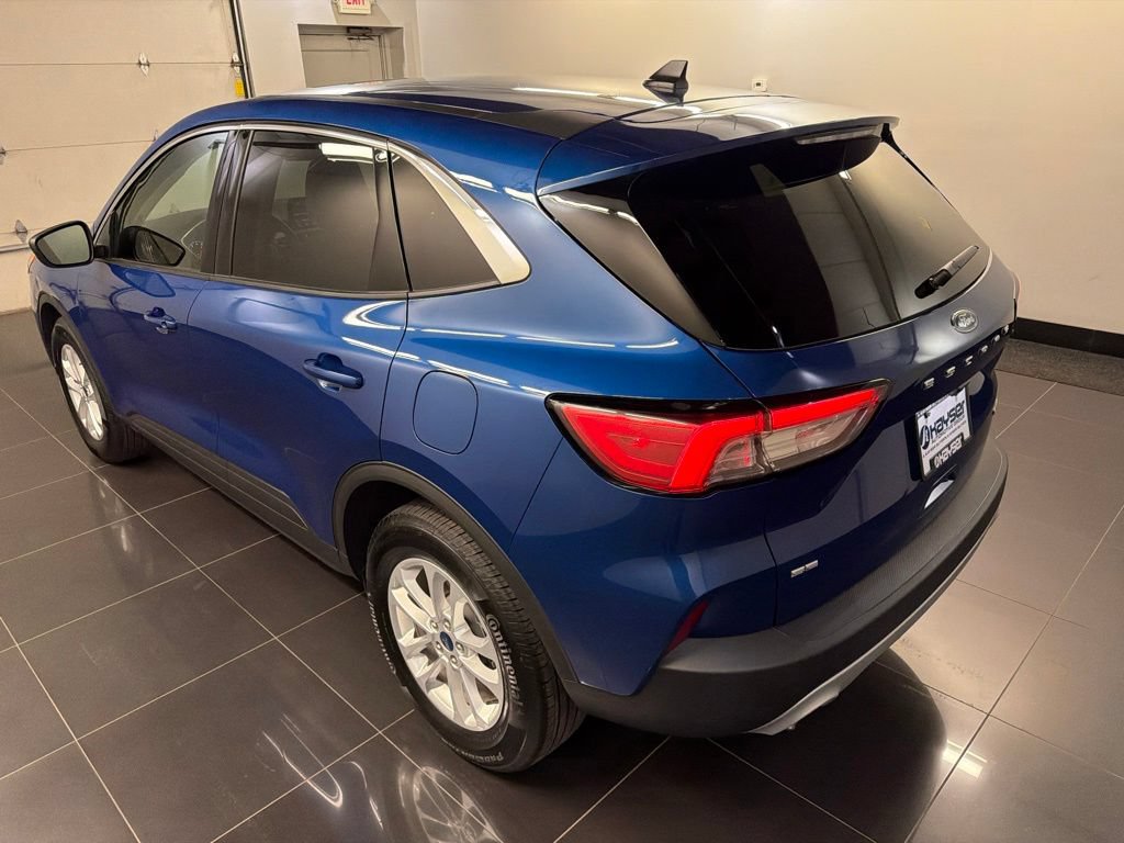 Used 2022 Ford Escape SE w/ Cold Weather Package AWD/4WD image 4