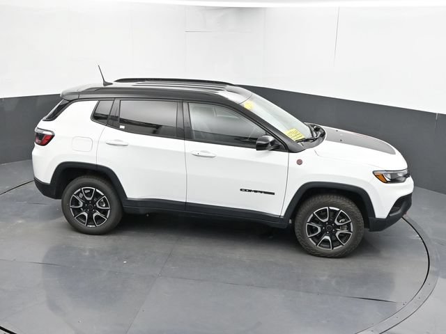 Used 2025 Jeep Compass Trailhawk AWD/4WD image 36
