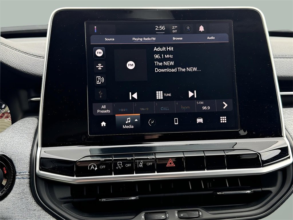 Used 2025 Jeep Compass Sport image 15