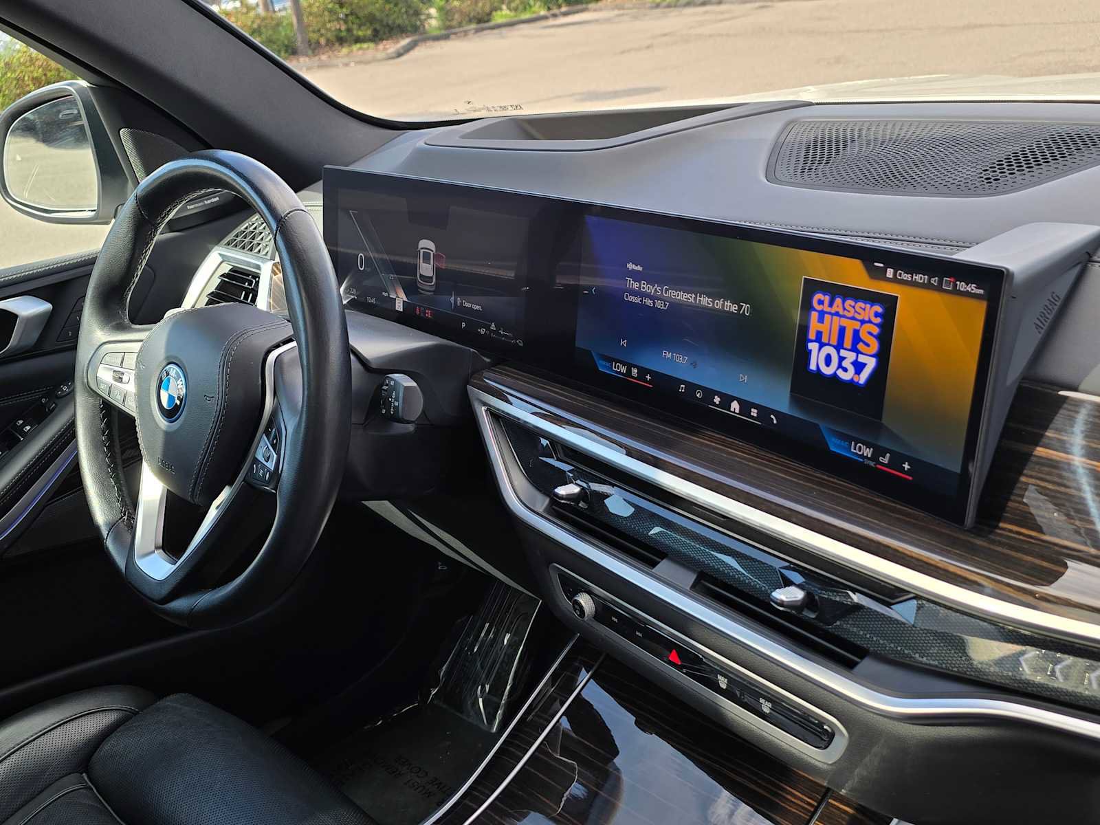 Used 2025 BMW X5 xDrive50e image 10