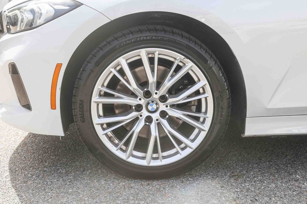 Used 2024 BMW 330i Sedan w/ Convenience Package RWD image 11