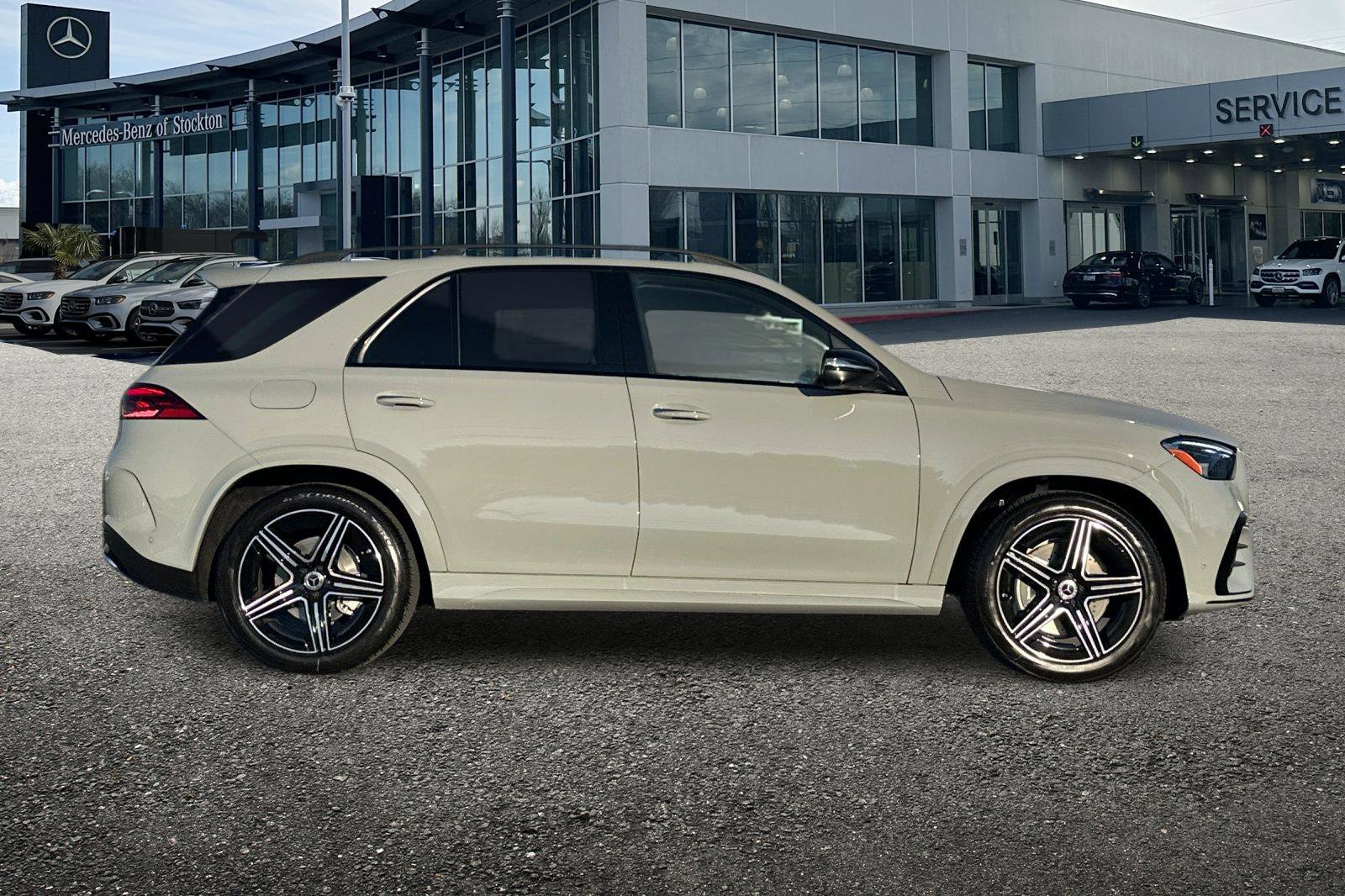 New 2026 Mercedes-Benz GLE 350 4MATIC image 3