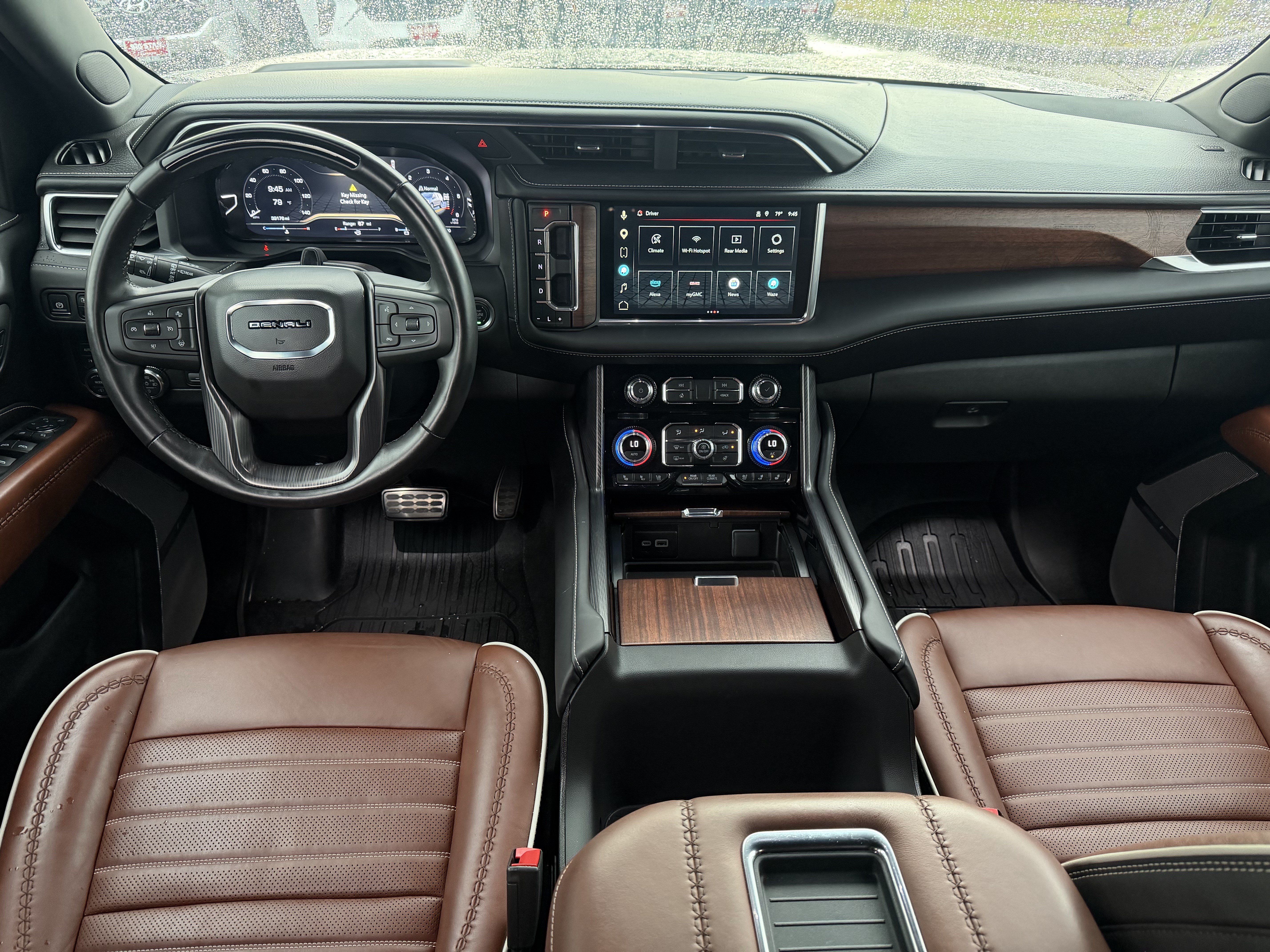 Used 2024 GMC Yukon Denali Ultimate AWD/4WD image 9
