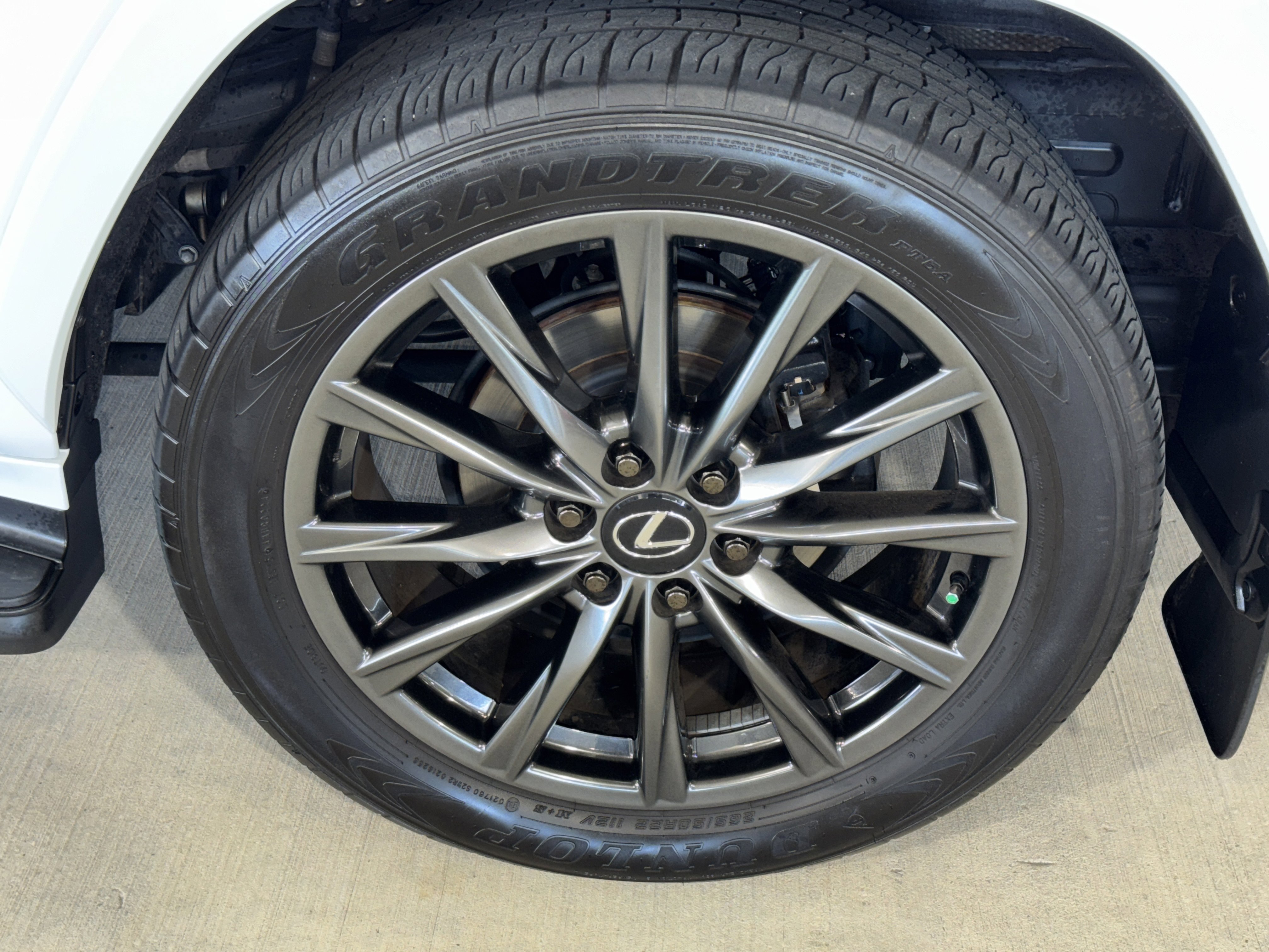 Used 2024 Lexus LX 600 F Sport image 36