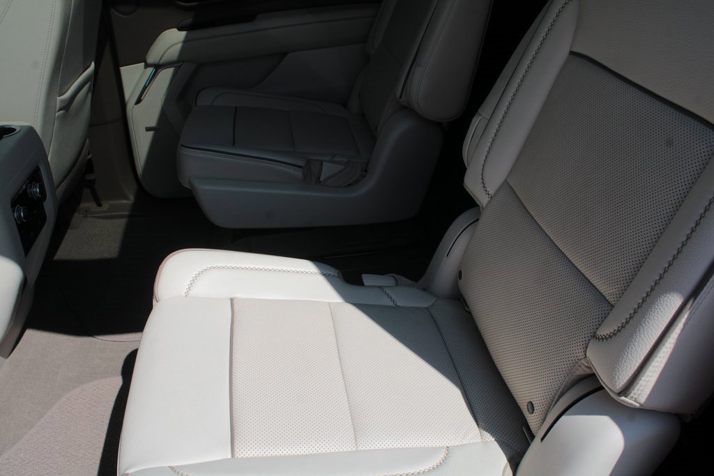 Used 2021 GMC Yukon XL Denali w/ Denali Premium Package image 15