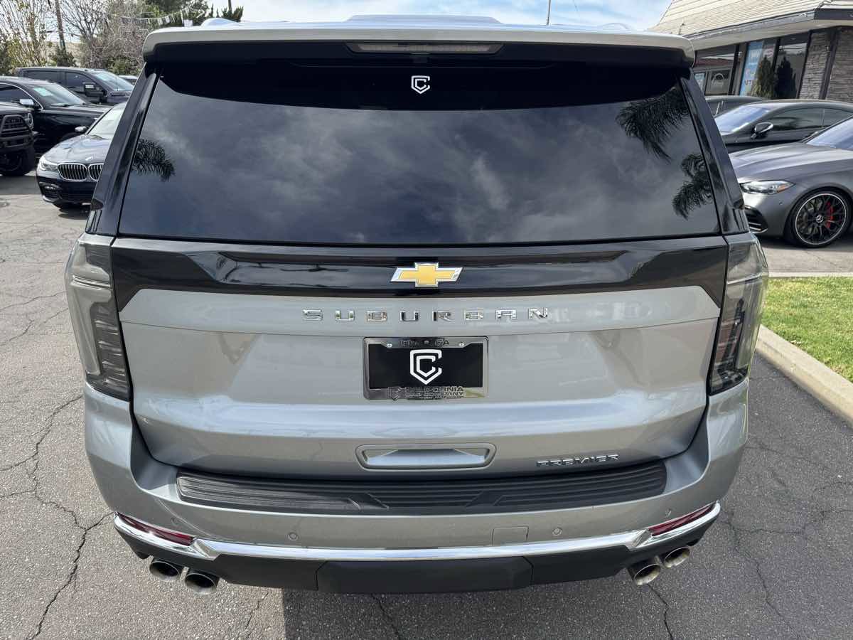 Used 2025 Chevrolet Suburban Premier image 5