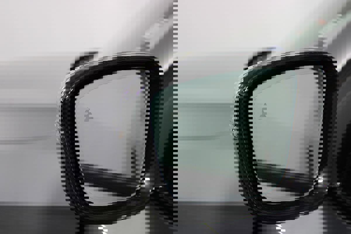 Used 2023 BMW 530e 530e w/ M Sport Package image 47