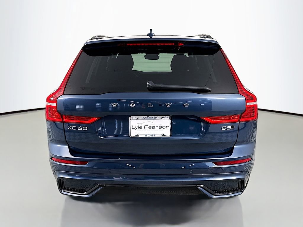 Used 2025 Volvo XC60 B5 Core AWD/4WD image 10
