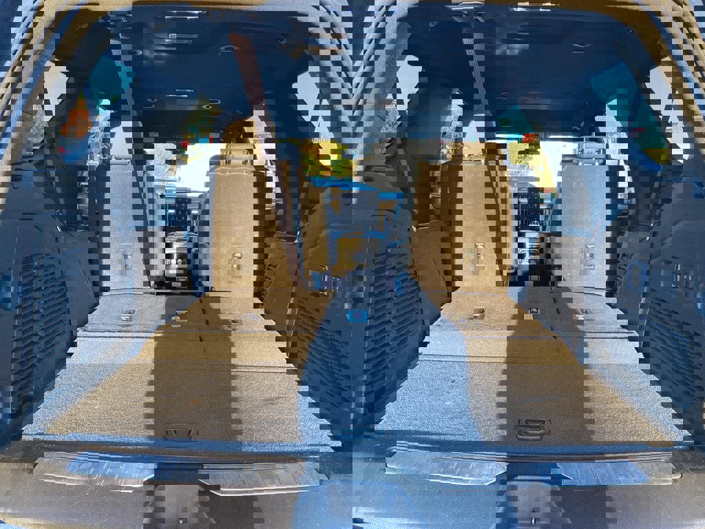 Used 2025 GMC Yukon Denali image 13