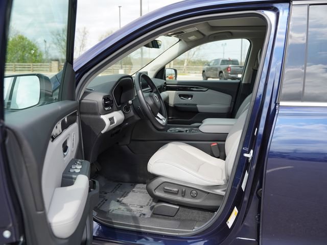 Used 2025 Honda Pilot Touring image 14