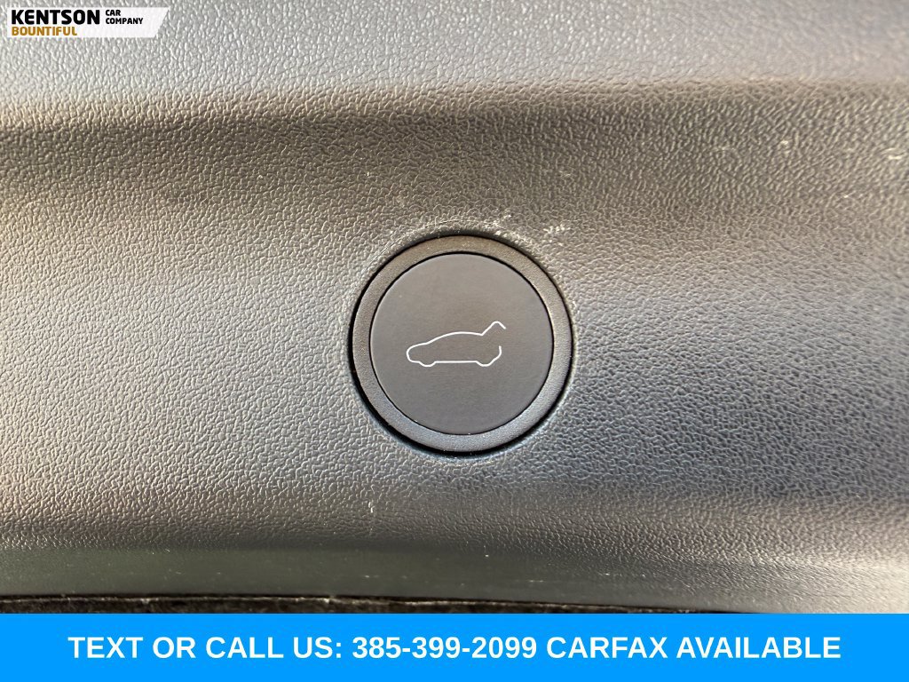 Used 2023 Tesla Model Y Performance AWD/4WD image 32