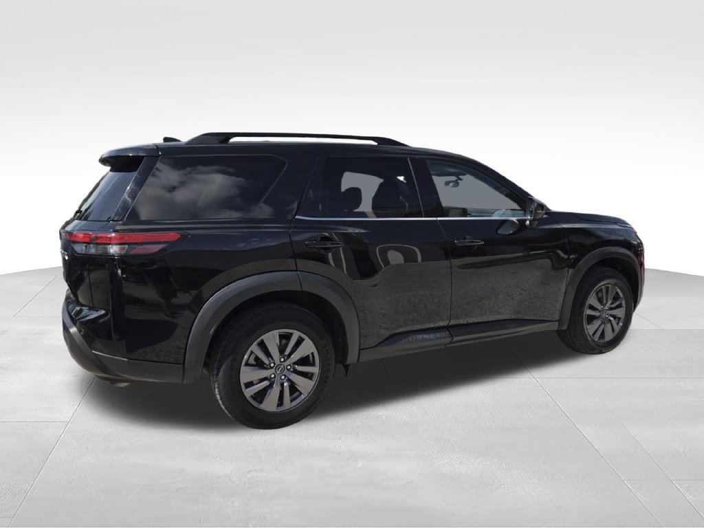 Certified 2025 Nissan Pathfinder SV FWD image 8
