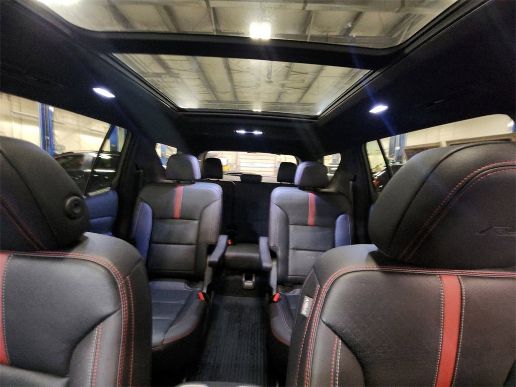 Certified 2024 Chevrolet Traverse RS w/ LPO, Floor Liner Package image 36