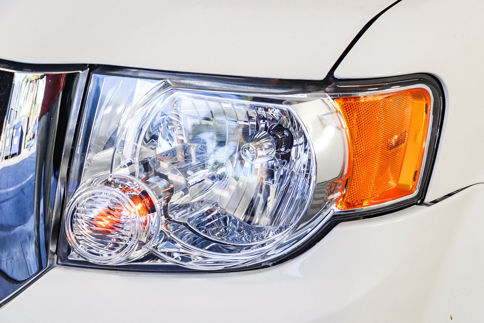 Used 2012 Ford Escape XLT FWD image 4