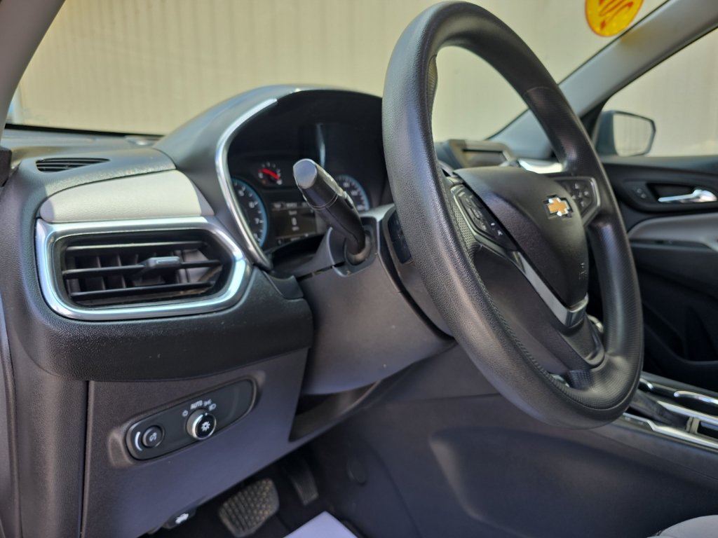 Used 2020 Chevrolet Equinox LS w/ LS Convenience Package AWD/4WD image 16