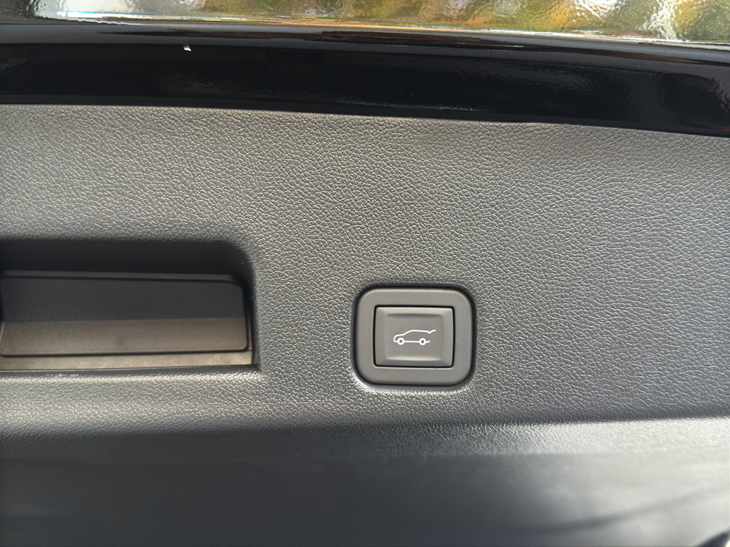 New 2026 Chevrolet Traverse RS w/ LPO, Floor Liner Package image 9