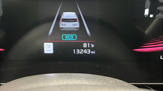Used 2024 Kia Niro EX Touring FWD image 10