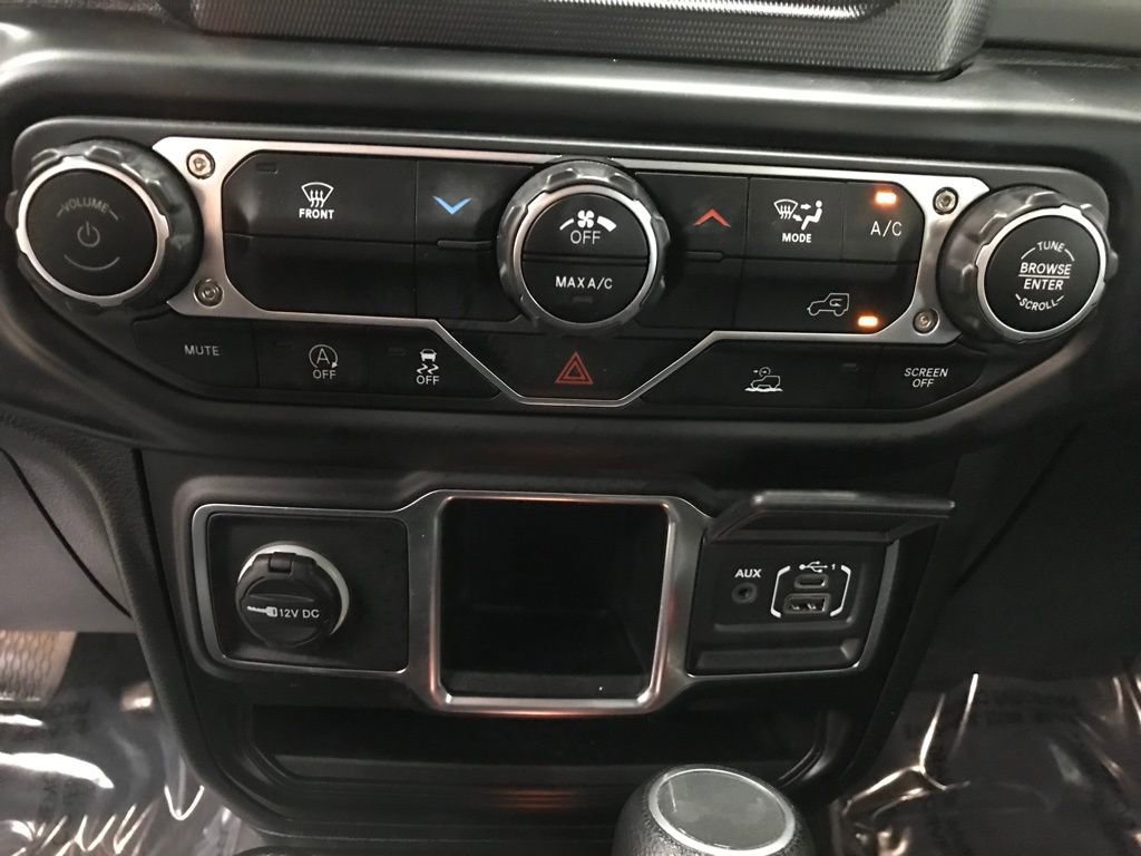 Used 2023 Jeep Wrangler Sport image 28