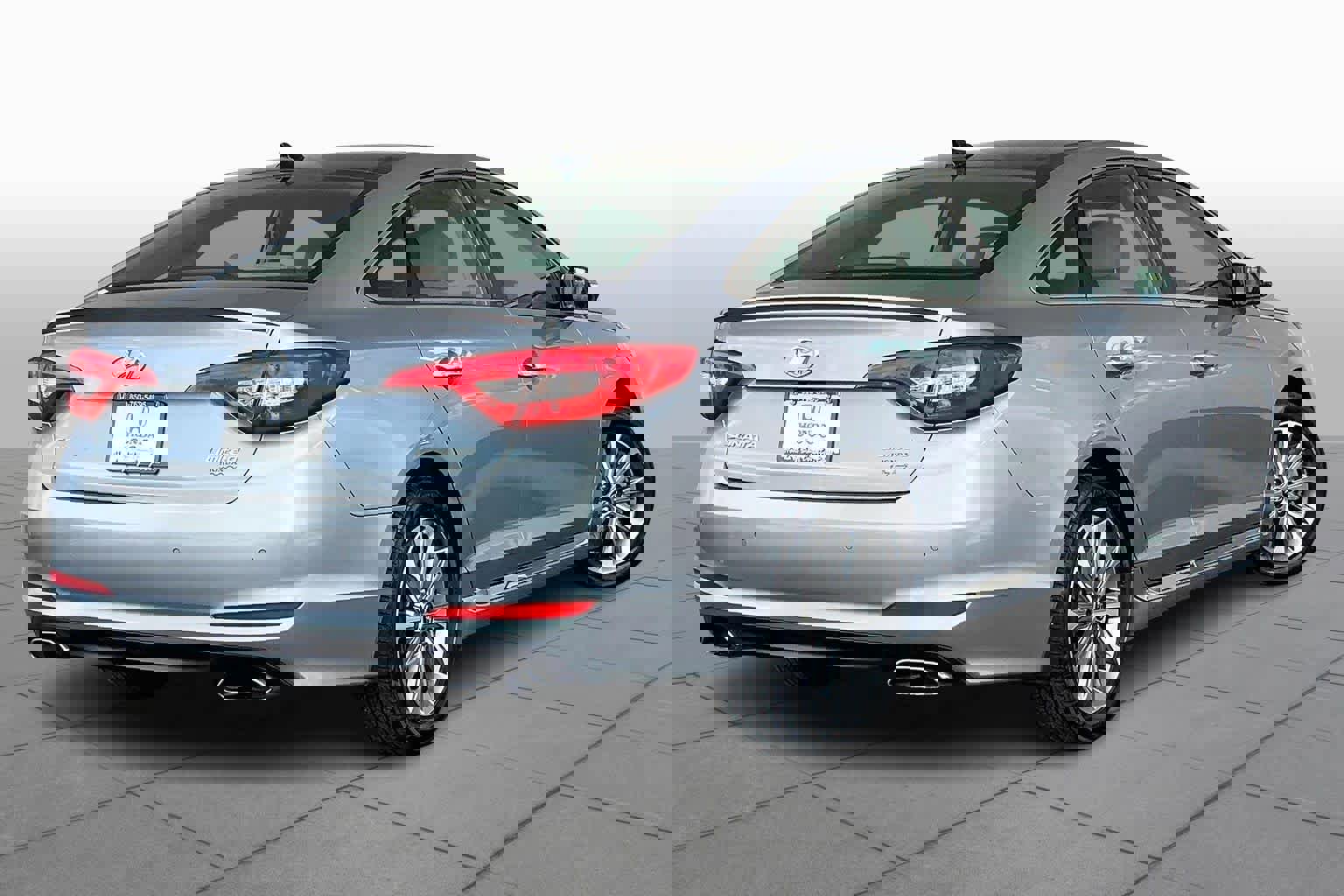 Used 2016 Hyundai Sonata Limited w/ Option Group 05 image 13