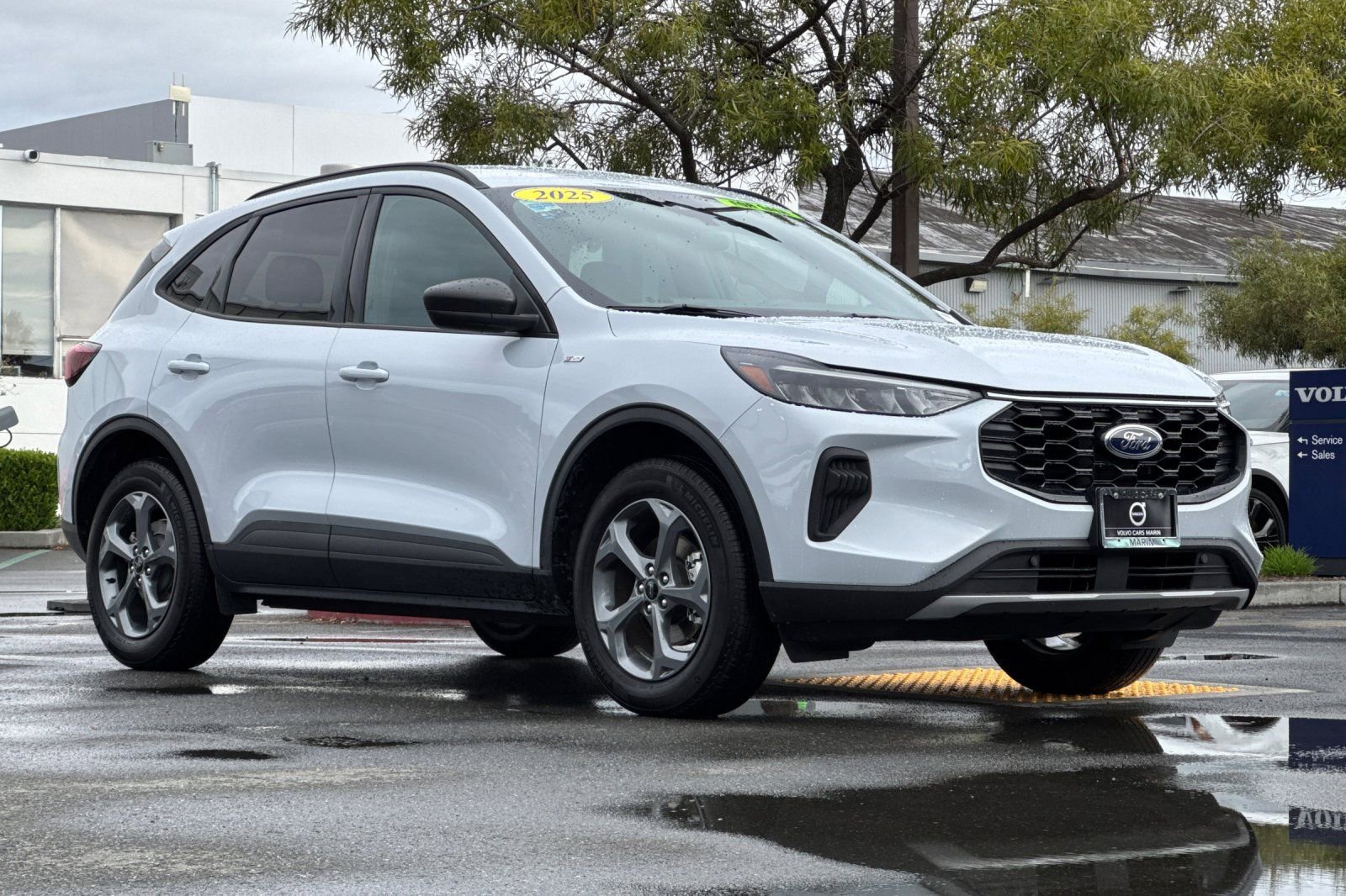 Used 2025 Ford Escape ST-Line w/ Tech Pack #1 AWD/4WD image 9