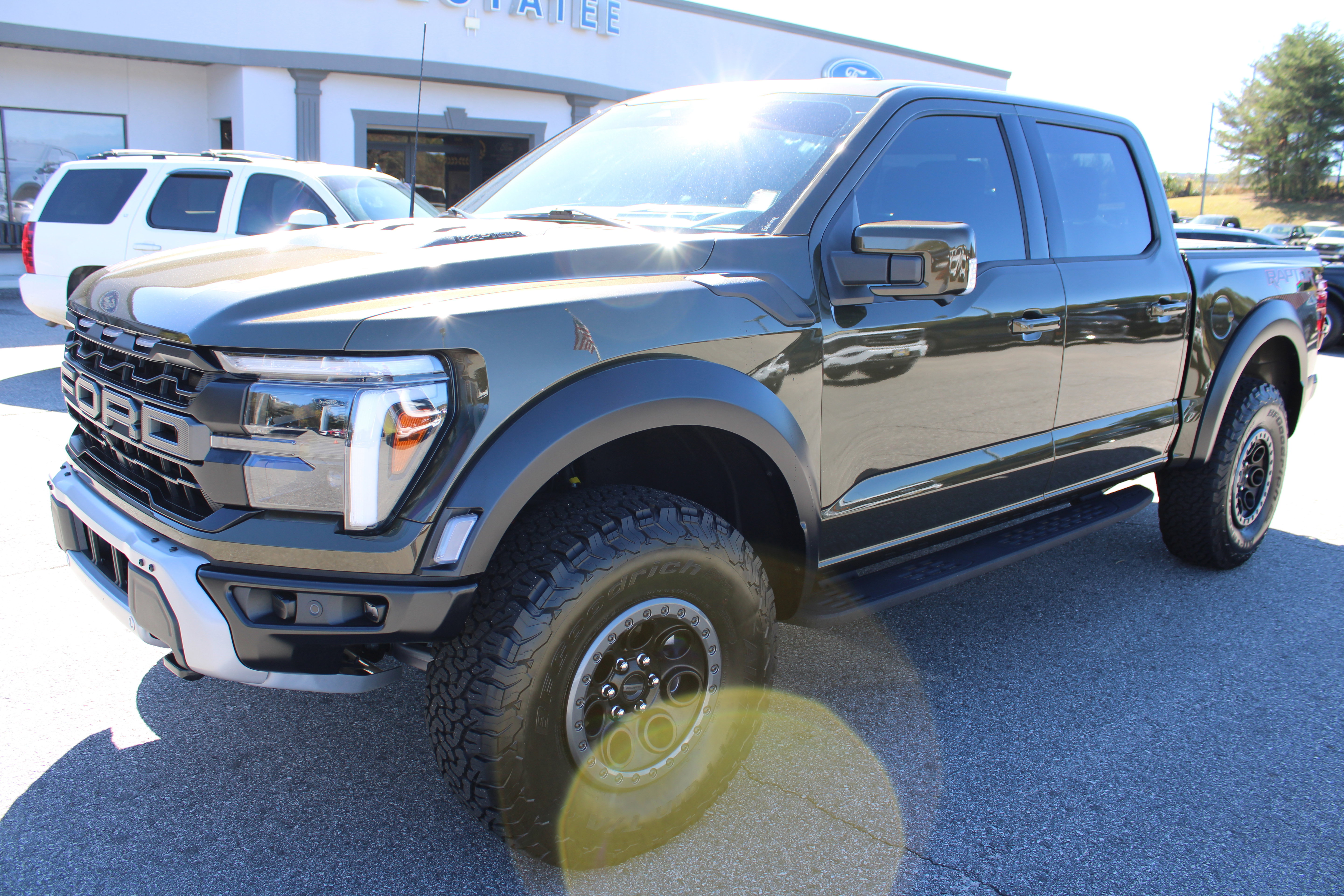 Used 2025 Ford F150 Raptor AWD/4WD image 2