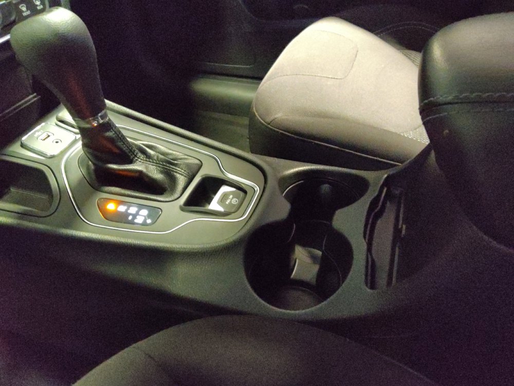 Used 2021 Jeep Cherokee Latitude FWD image 26