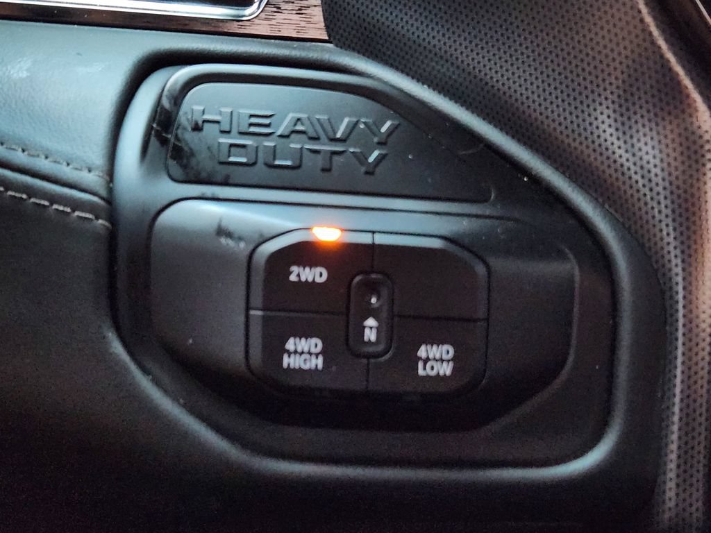 Used 2025 RAM 2500 Limited AWD/4WD image 21