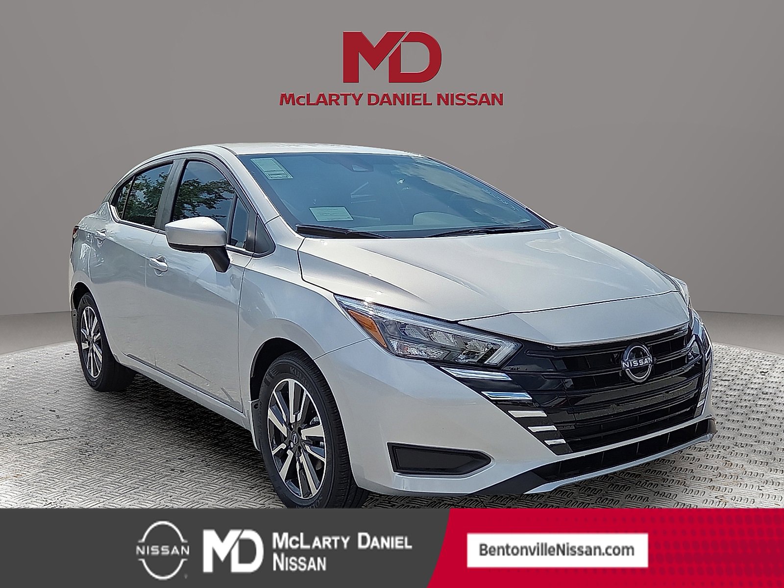 New 2025 Nissan Versa SV w/ Trunk Package