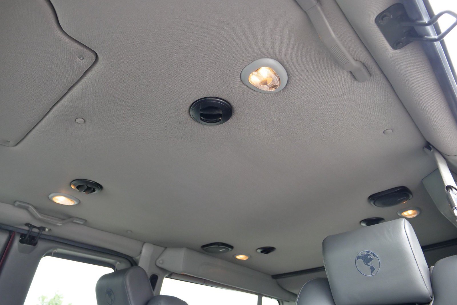 Used 2014 Chevrolet Express 1500 RWD image 30