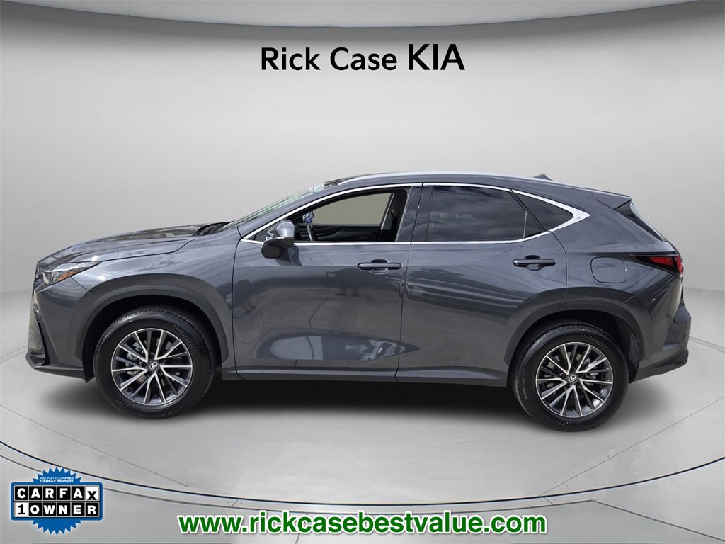 Used 2025 Lexus NX 250 FWD image 3