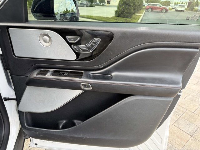 Used 2020 Lincoln Aviator Reserve w/ Equipment Group 201A image 17