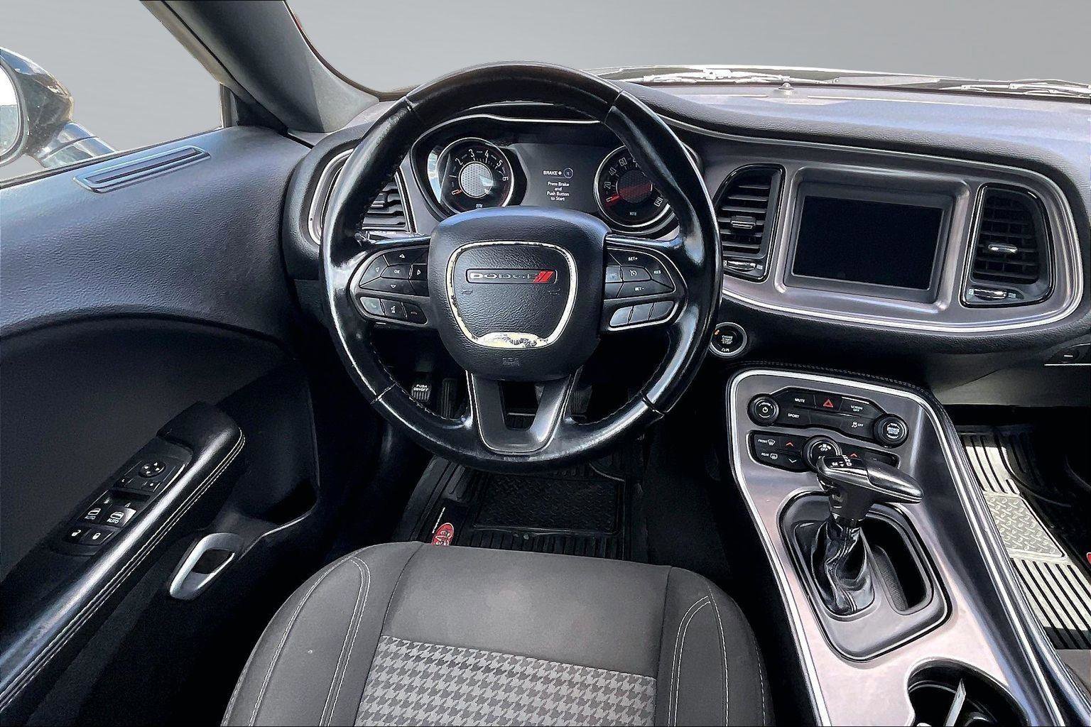 Used 2021 Dodge Challenger SXT RWD image 6