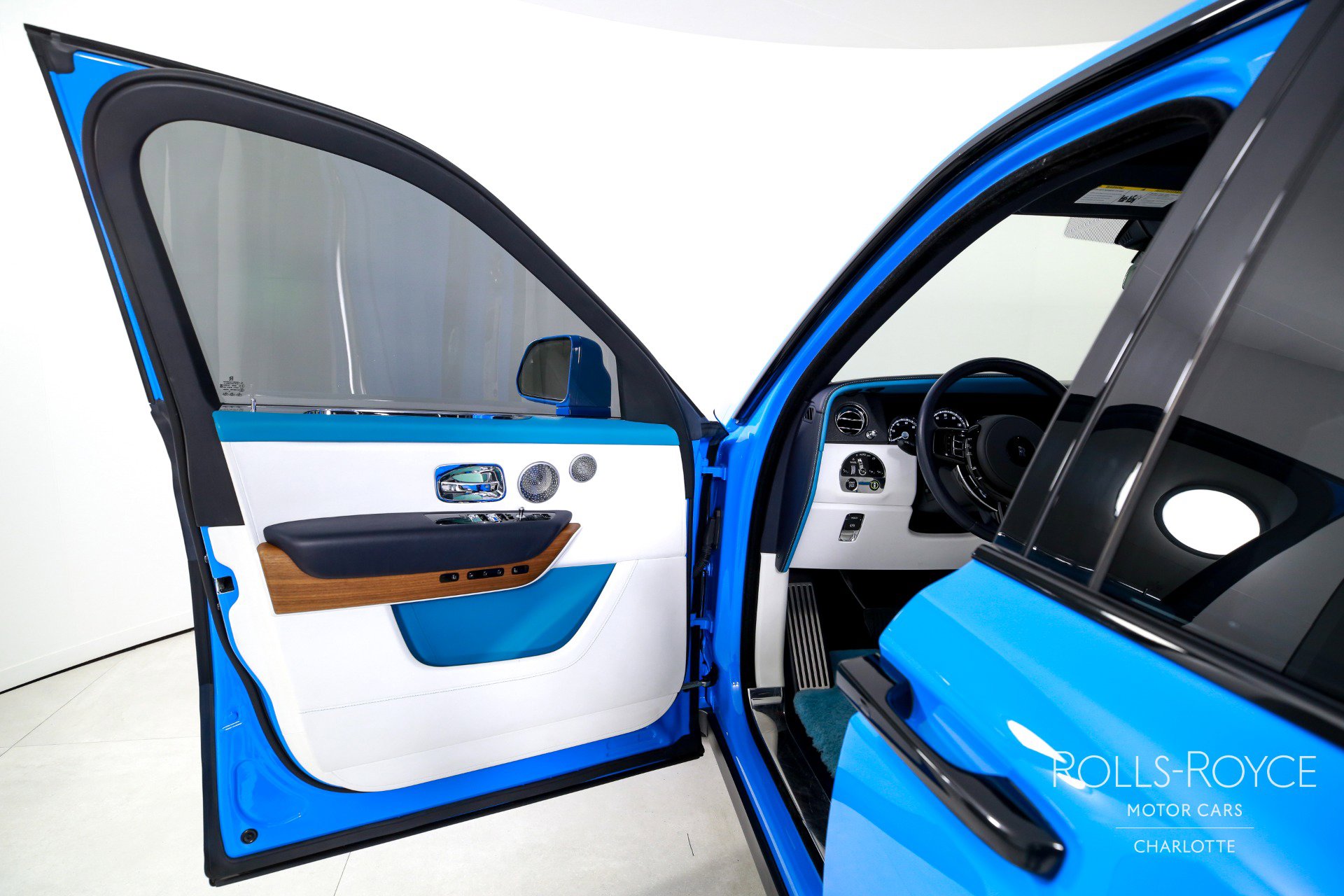 Used 2023 Rolls-Royce Cullinan image 11