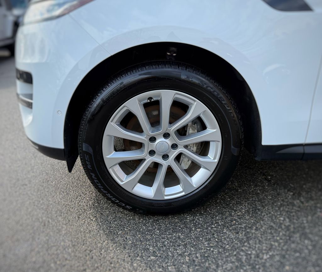 Used 2025 Land Rover Range Rover Sport SE image 18