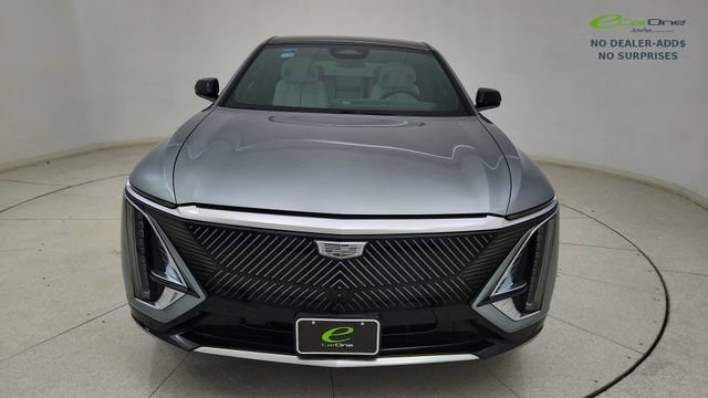 Used 2024 Cadillac Lyriq Luxury AWD/4WD image 2