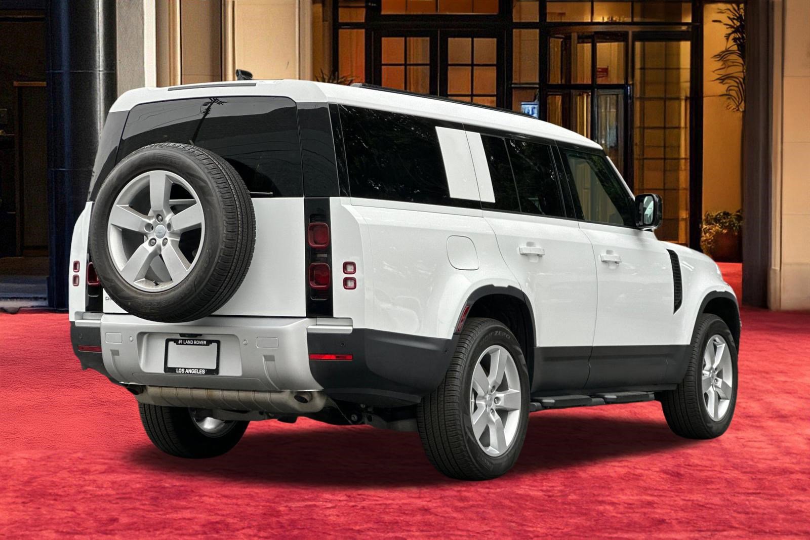 Used 2025 Land Rover Defender 130 S image 10