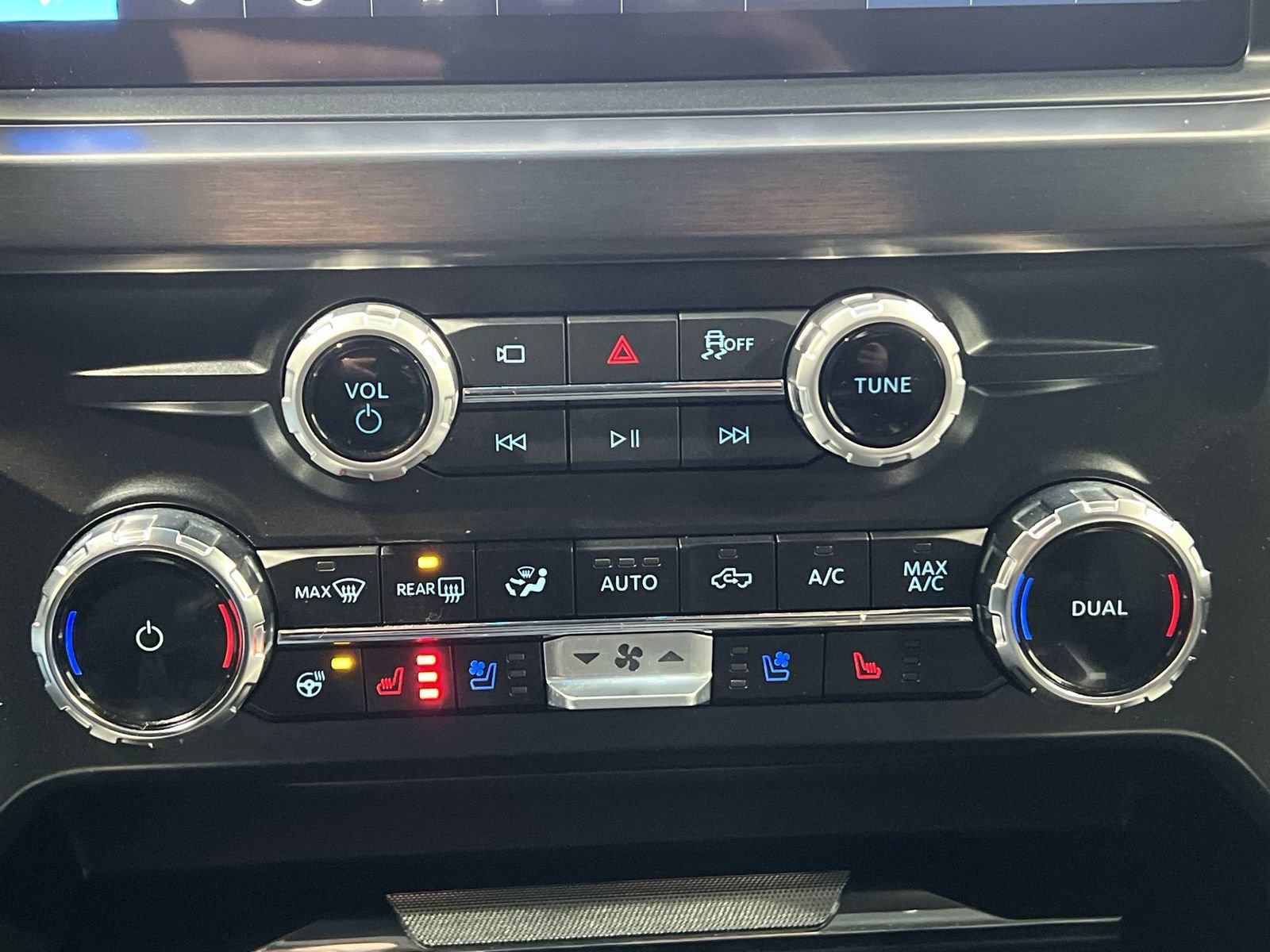 Used 2025 Ford F350 Lariat AWD/4WD image 19
