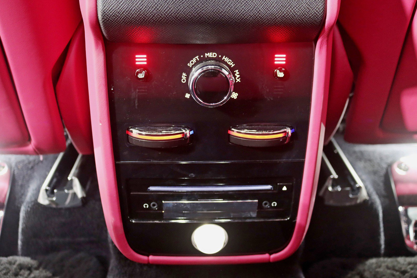 Used 2023 Rolls-Royce Cullinan Black Badge w/ Driver's Package image 34