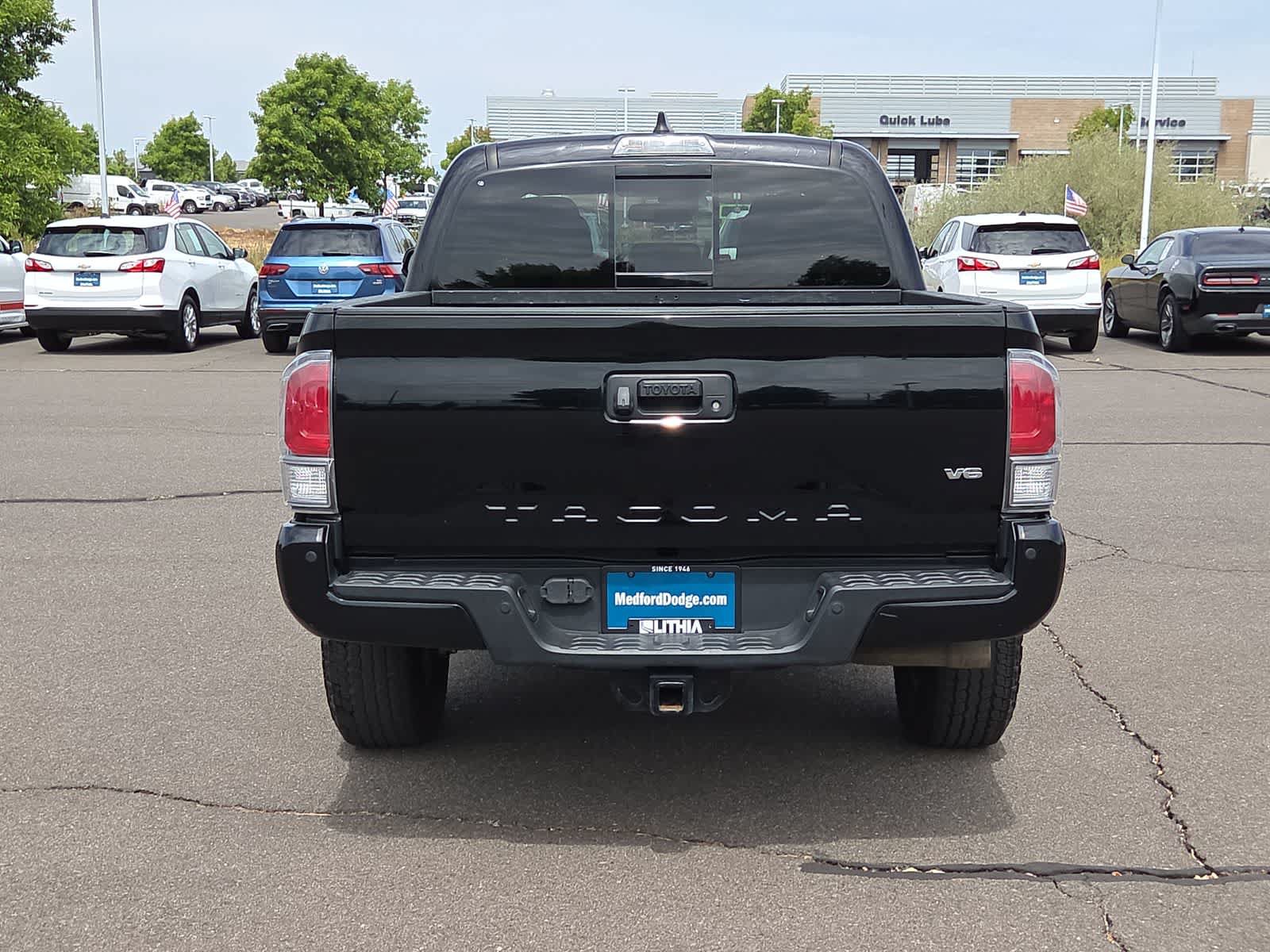 Used 2022 Toyota Tacoma TRD Off-Road w/ Technology Package AWD/4WD image 13